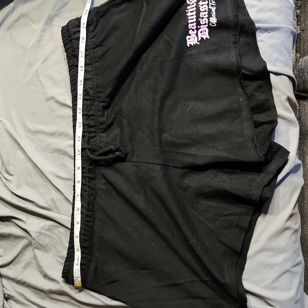 Beautiful Disaster Shorts - Picture 4 of 6